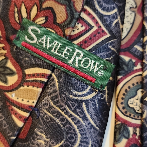SAVILE ROW Men's Silk Patterned Tie - Picture 2 of 9